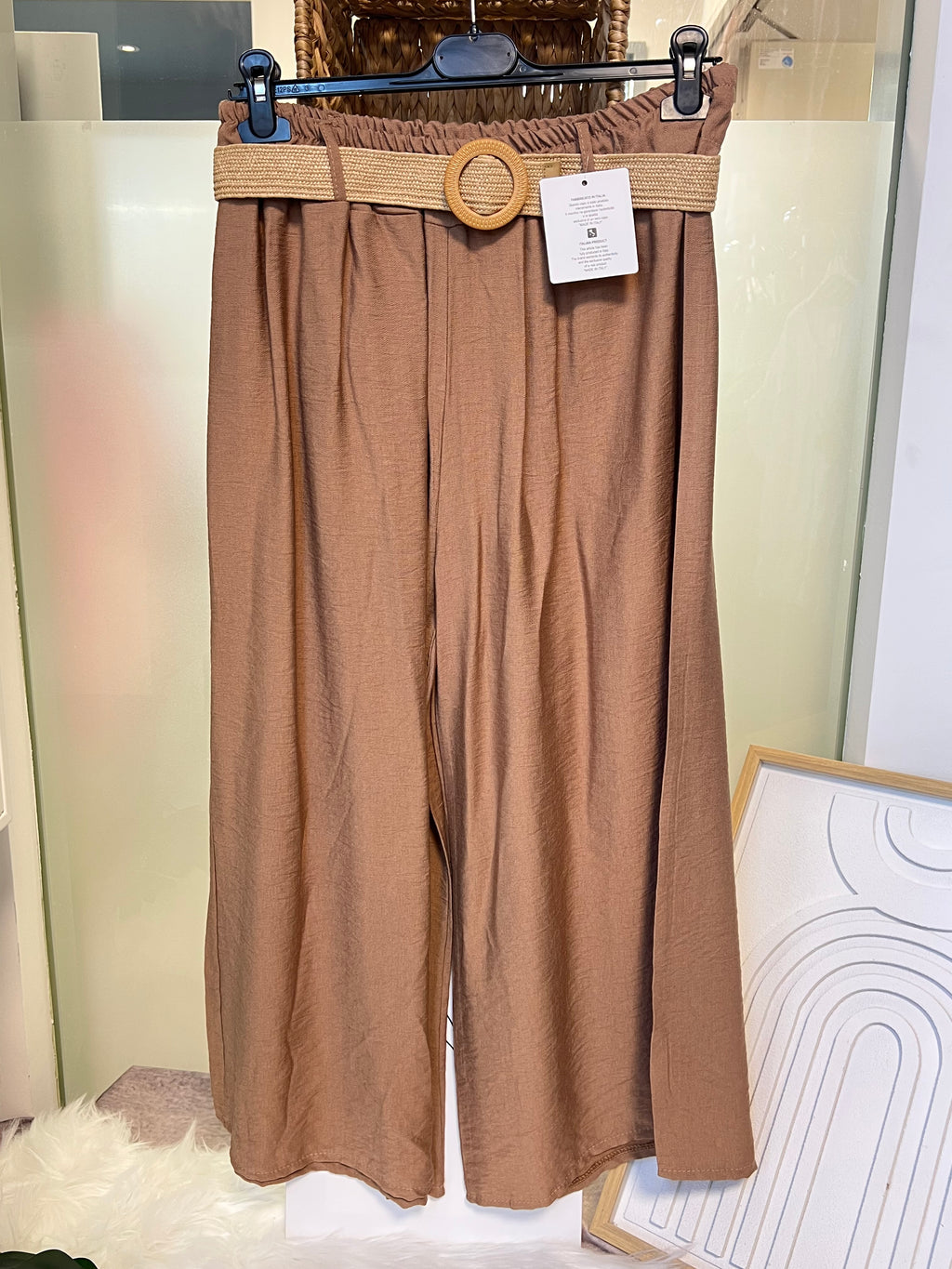 Damen-Hose mit breiten Beinen und gratis Gürtel (zufälliges Design)für einen stilvollen Look