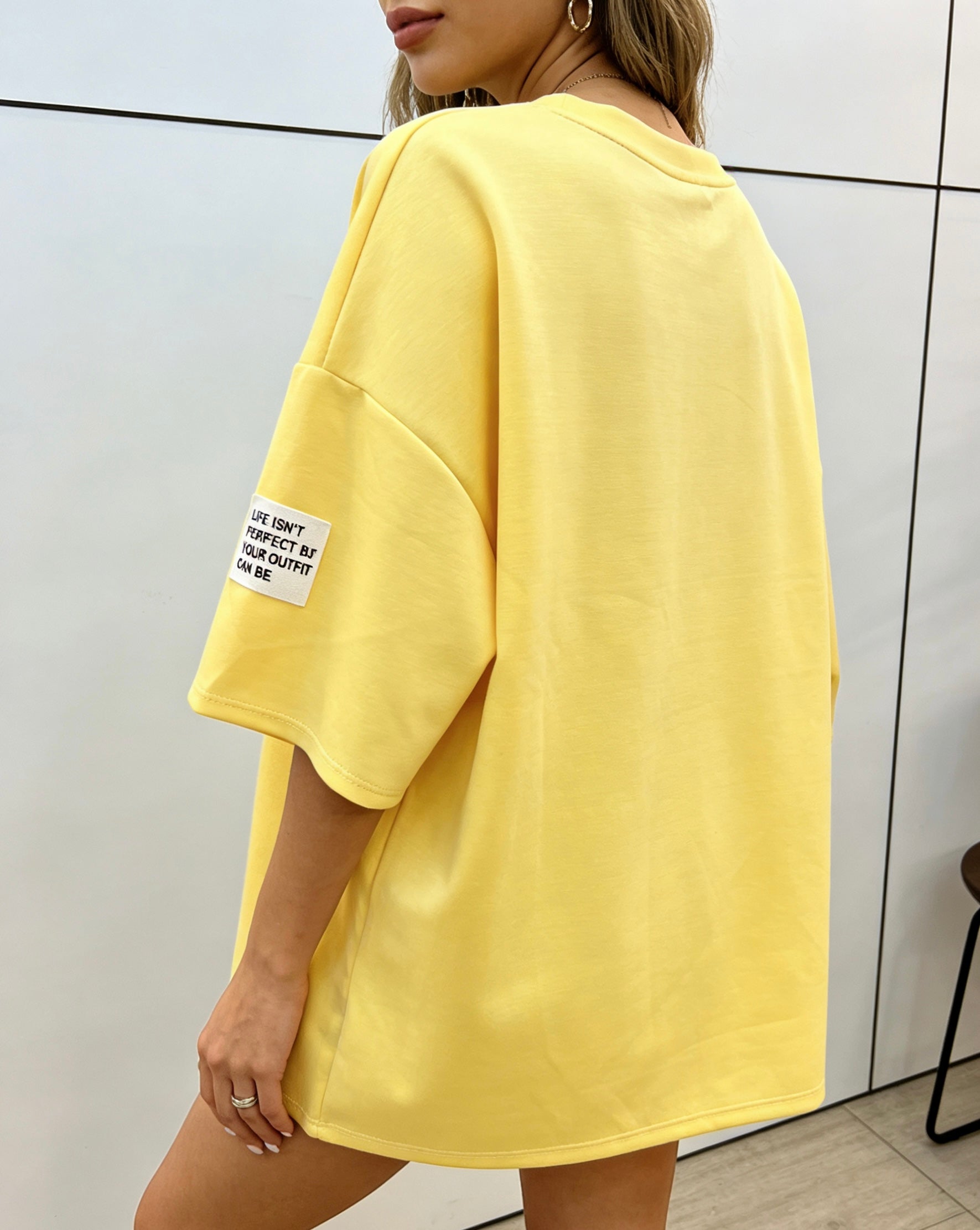Oversize T-Shirt mit Etikett für Damen lässig und bequem