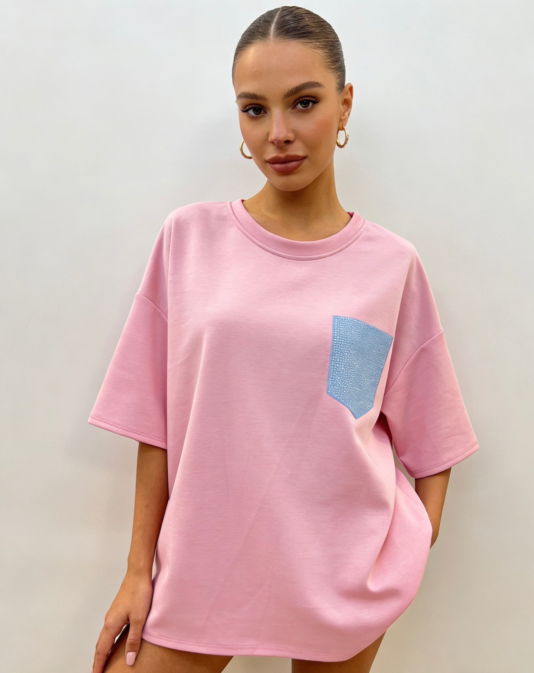 Damen T-Shirt mit rosa Tasche Oversize-Stil Grau Melange Komfortabel und Stilvoll