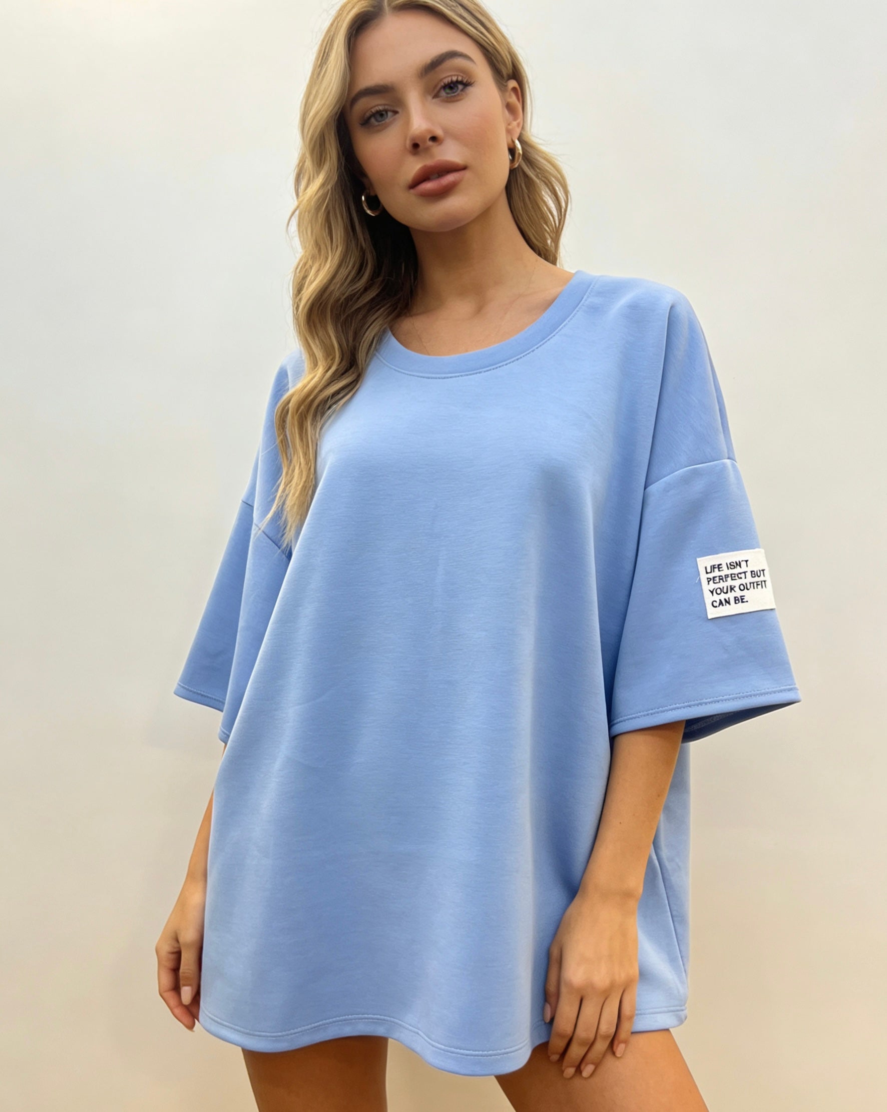 Oversize T-Shirt mit Etikett für Damen lässig und bequem