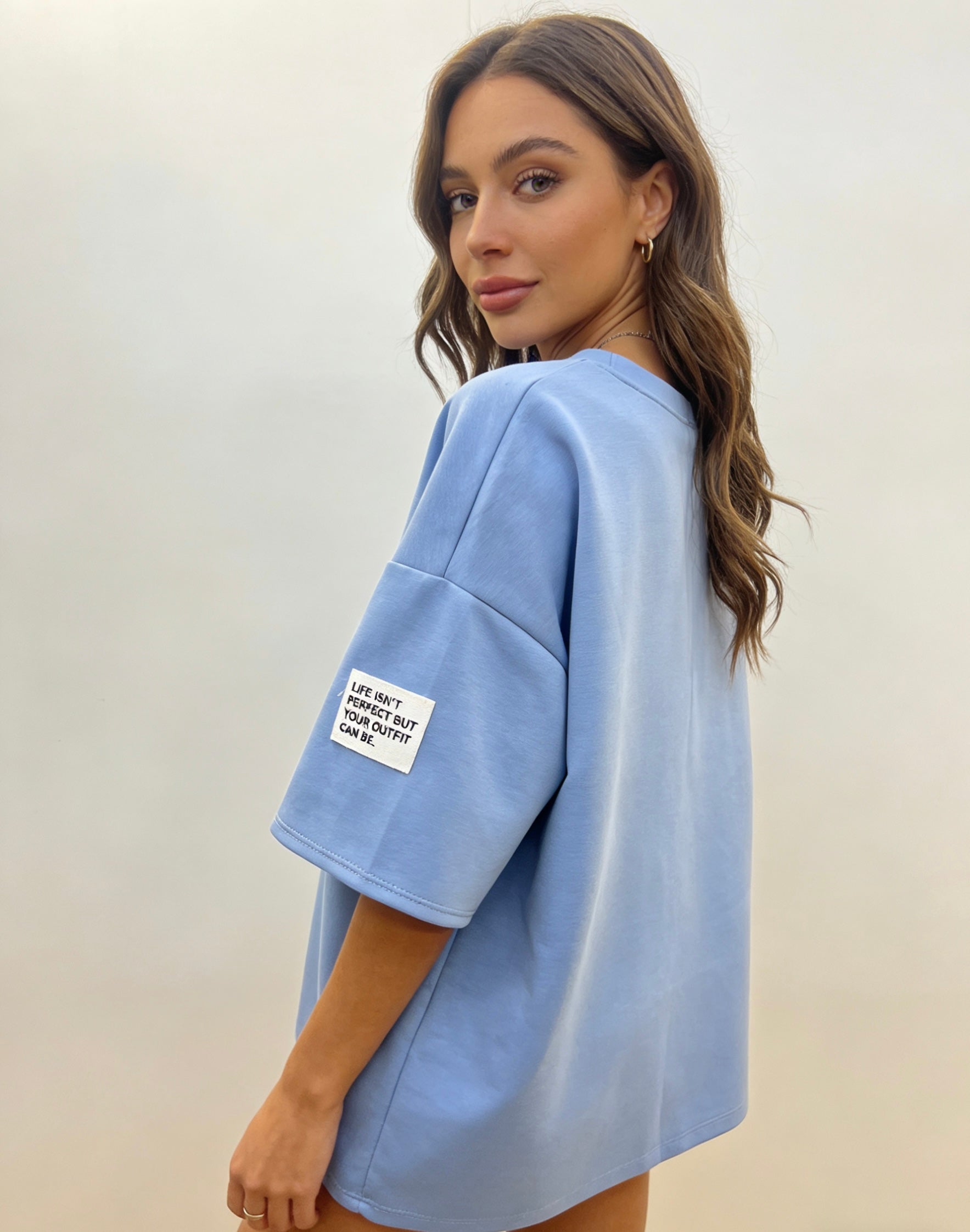 Oversize T-Shirt mit Etikett für Damen lässig und bequem