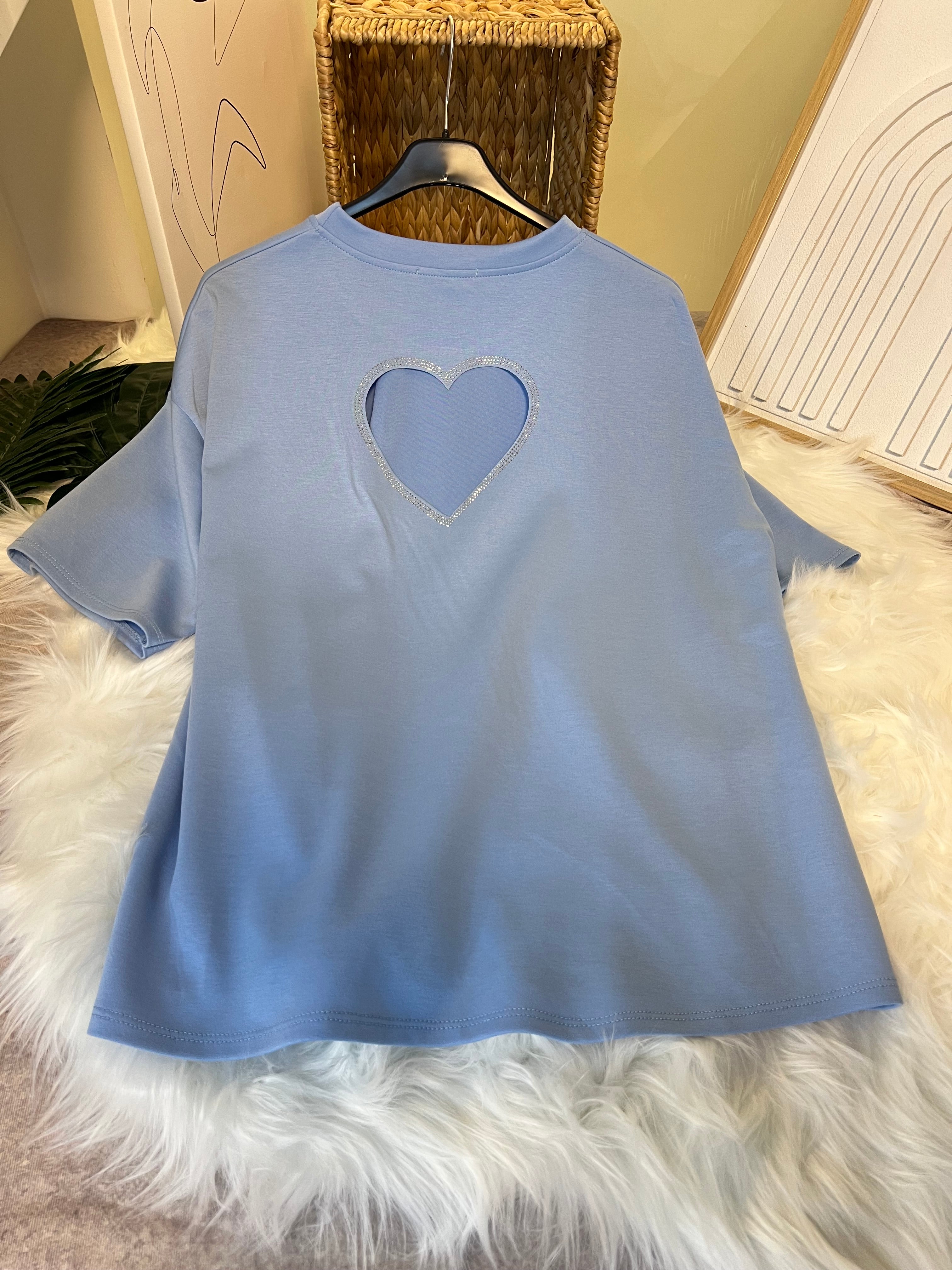 Damen T-Shirt mit Herz-Ausschnitt für einen modischen Look